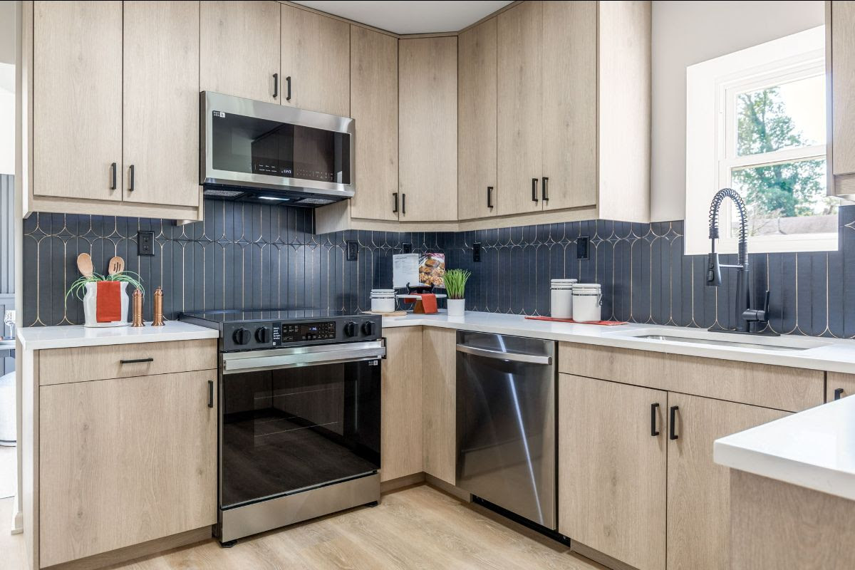 7055 Plymouth Avenue — Photo 8